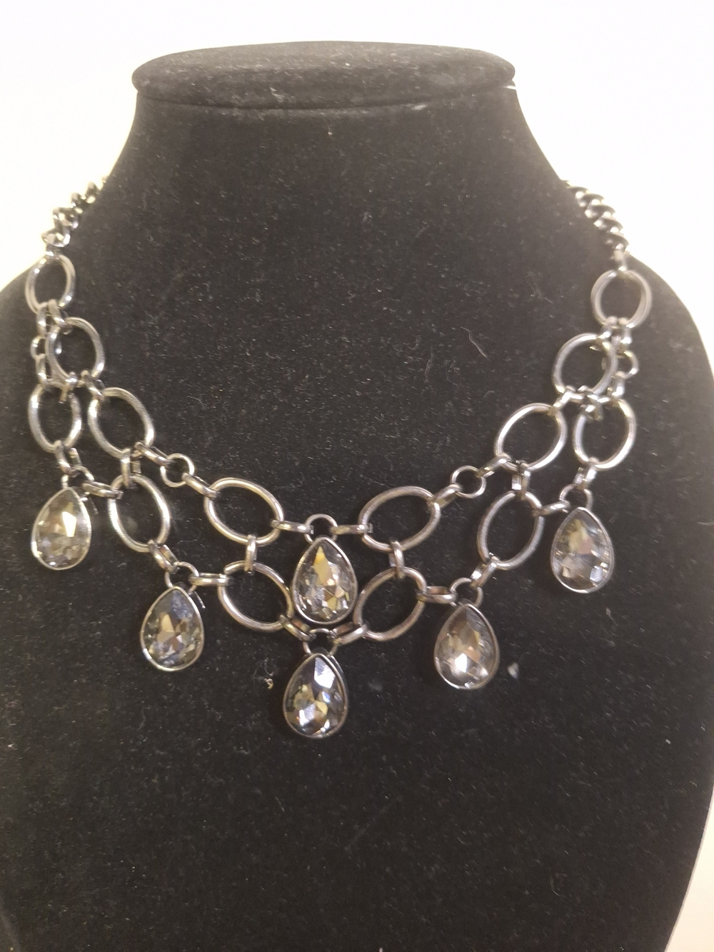Gun Metal Tone Statement Teared Neckless With Crystals